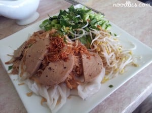 vegetarian vietnamese banh uot