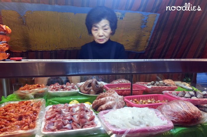 street food woman busan