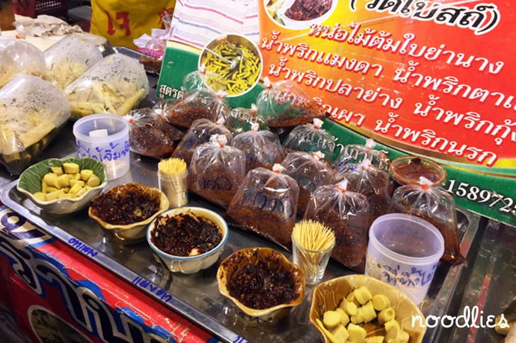 silom walking street sunday market