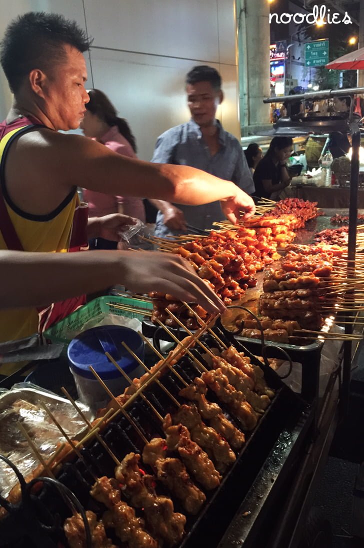 silom walking street sunday market