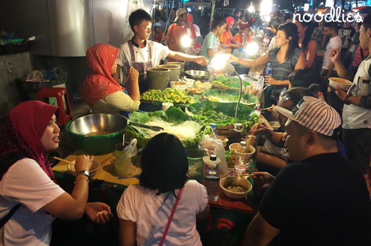 silom walking street sunday market