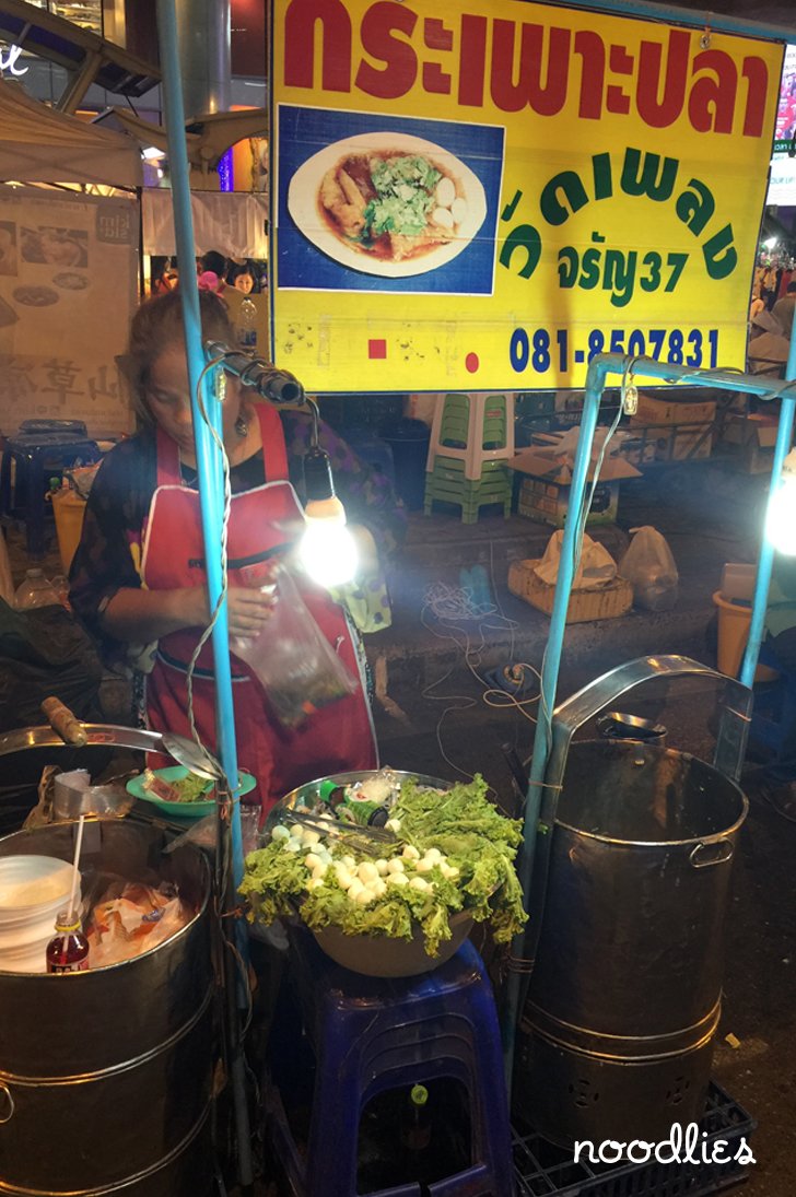 silom walking street sunday market