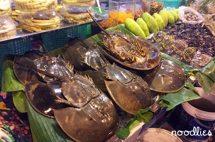 silom walking street sunday market