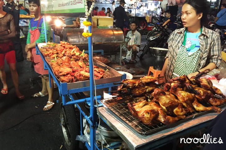 silom walking street sunday market