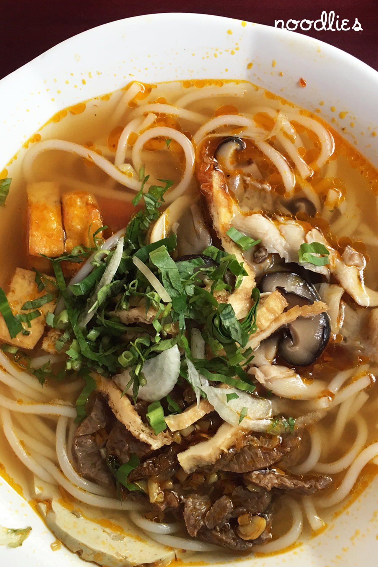 chua vinh quang bun hue