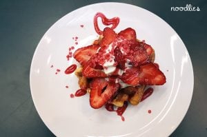 Show Cafe Strawberry Waffle